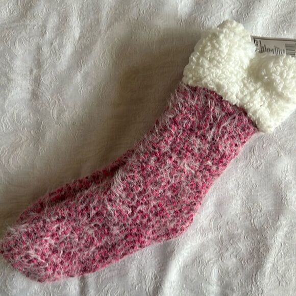 Christmas Collection Holiday Pink Fluffy Slipper Socks Women’s Grippy Bottoms - Picture 1 of 6